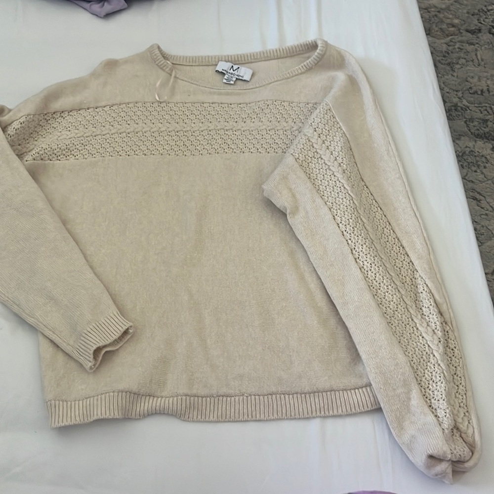 Cute sweater! Good condition: Size LG: Polyester & Viscose: From TJMaxx!